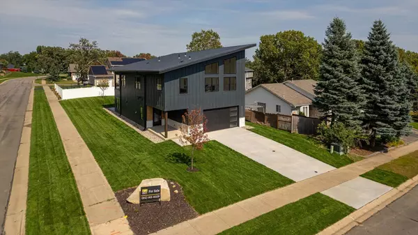 7577 138th ST W, Apple Valley, MN 55124