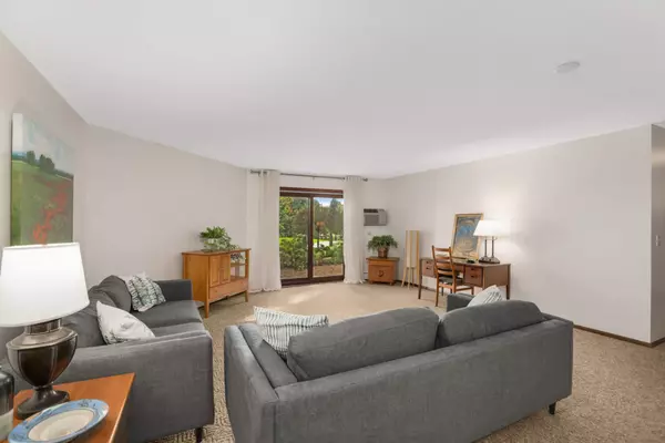 4360 Brookside CT #114, Edina, MN 55436