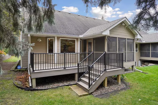 Edina, MN 55436,6520 Vernon Hills RD S