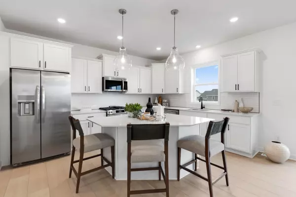 Oakdale, MN 55128,4021 Heath LN N