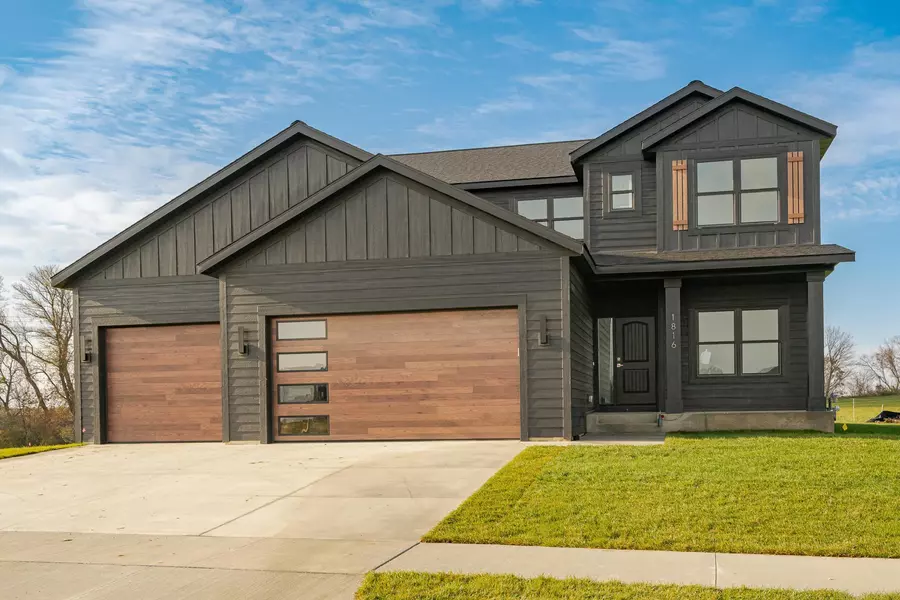 1816 Robinson LN NE, Byron, MN 55920