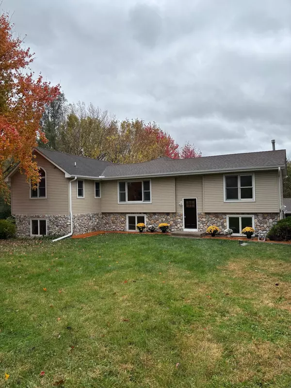 2087 S Lakeshore DR, Independence, MN 55359