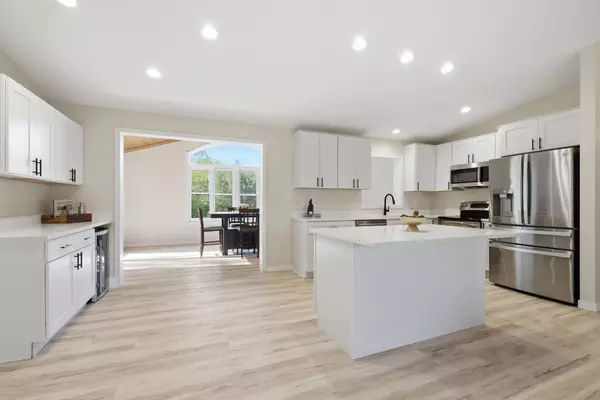 Independence, MN 55359,2087 S Lakeshore DR