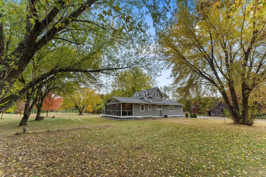 5775 285th AVE NW, Isanti, MN 55040