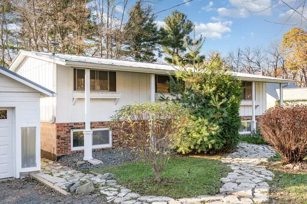 Saint Croix Falls, WI 54024,813 N Hamilton ST