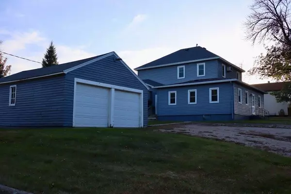 Lisbon, ND 58054,407 7th AVE W