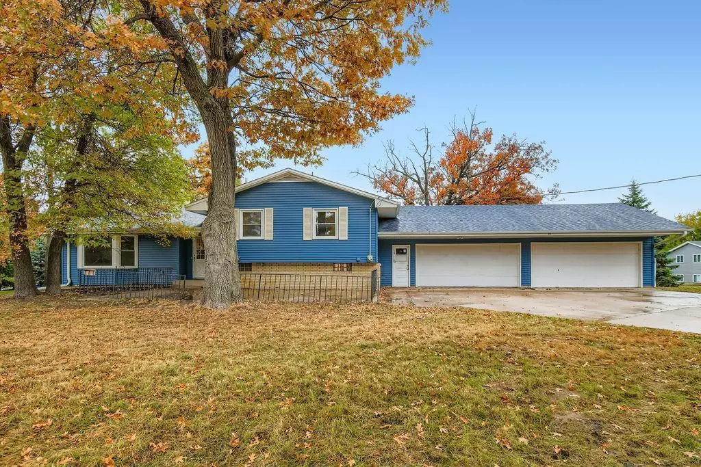 Blaine, MN 55449,1611 Cloud DR NE