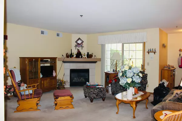 Rochester, MN 55906,1872 Deerhaven LN NE #8