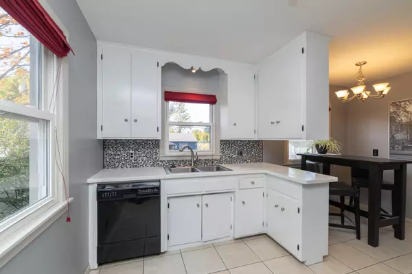 Minneapolis, MN 55430,5131 Sheridan AVE N