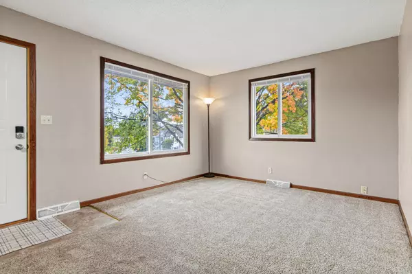 Saint Paul, MN 55107,753 / 755 Robert ST S