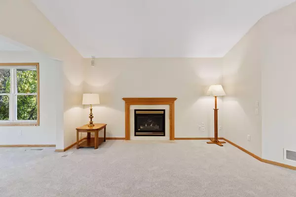 Roseville, MN 55113,2137 Albemarle CT N