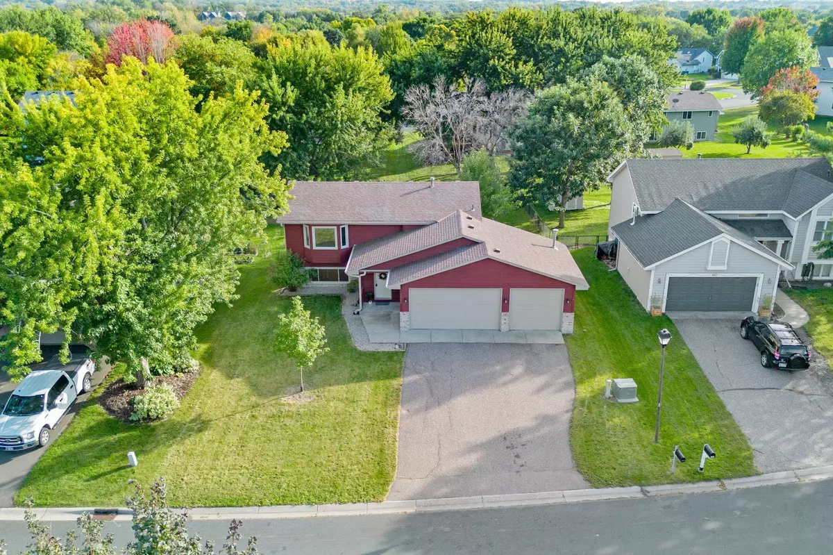 Savage, MN 55378,4889 Spruce LN