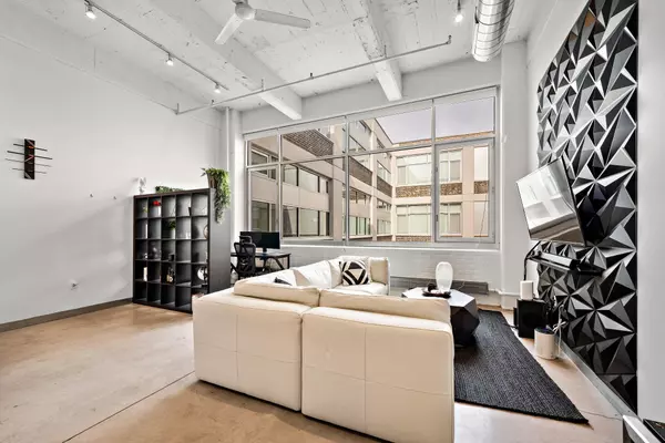 Minneapolis, MN 55401,700 Washington AVE N #523