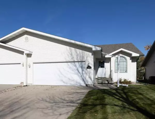816 Lakeridge PL, West Fargo, ND 58078