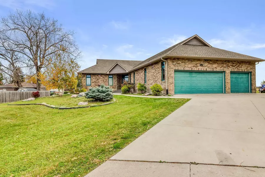 6425 15th ST S, Fargo, ND 58104