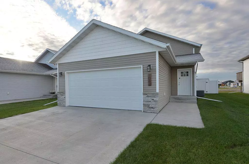 West Fargo, ND 58078,1043 Barnes DR W