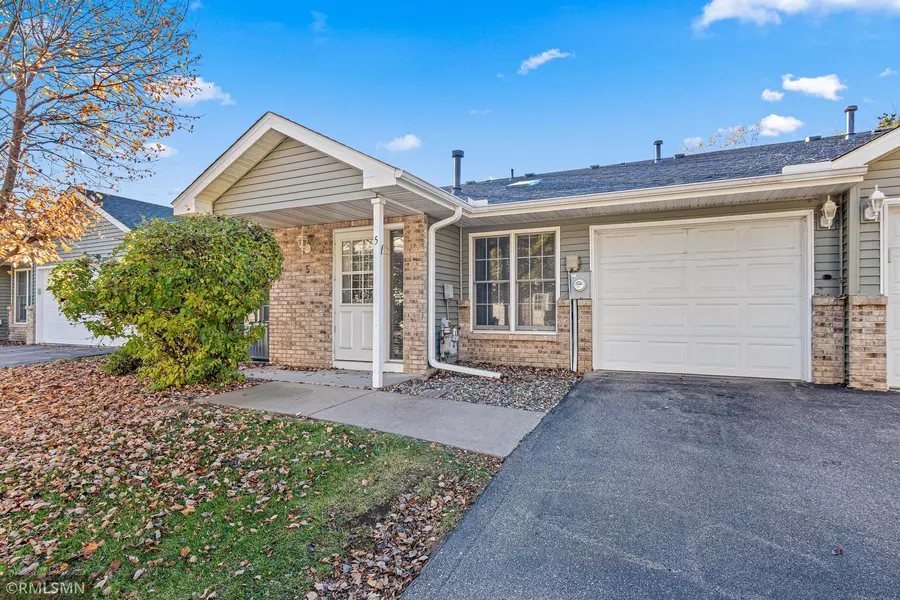 14812 58th ST N #5D, Oak Park Heights, MN 55082