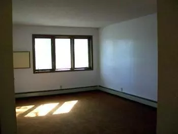 Fairmont, MN 56031,910 Hengen ST #403