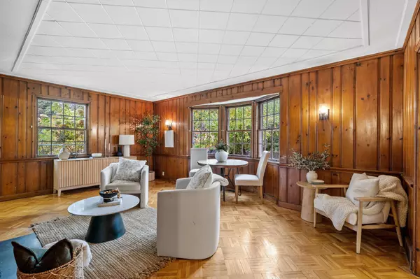 Saint Paul, MN 55116,1205 Eleanor AVE