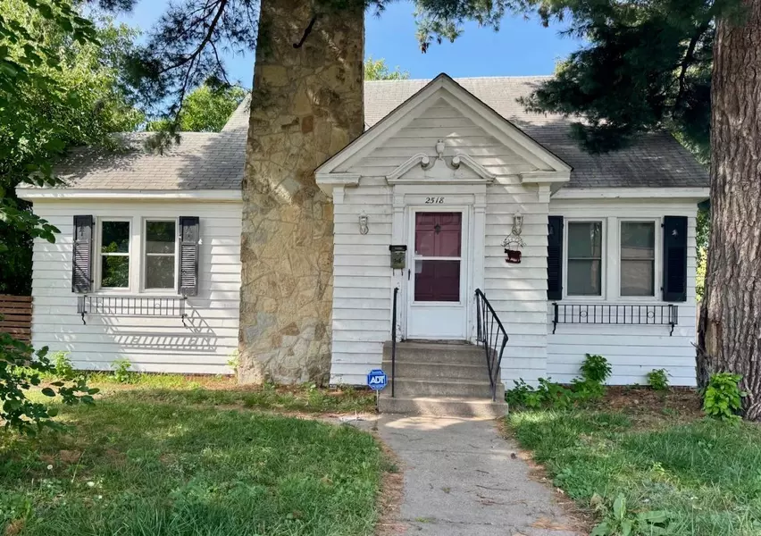 2518 University AVE NE, Minneapolis, MN 55418