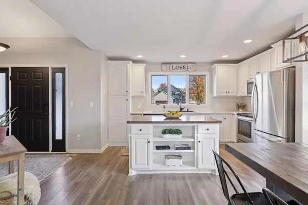 New Richmond, WI 54017,1325 Island View DR