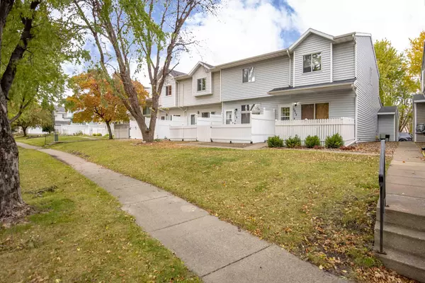 Fargo, ND 58104,1517 34 1/2 AVE S