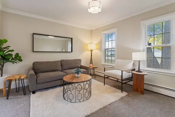 Maplewood, MN 55109,1467 County Road B E