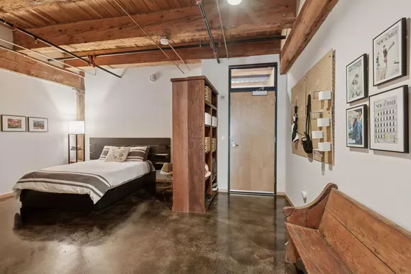 Saint Paul, MN 55101,406 Wacouta ST #304