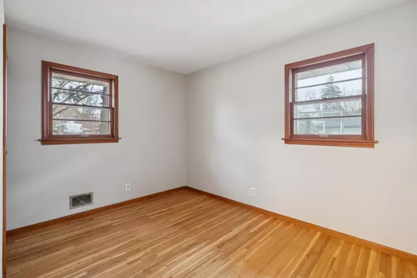 Oakdale, MN 55128,1105 Greystone AVE N