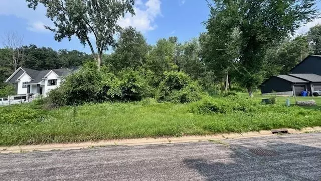 1530 Burg AVE, Saint Paul, MN 55119