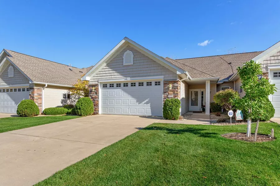 872 Briarwood DR, Red Wing, MN 55066