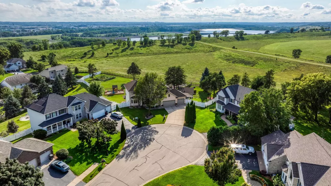 10237 Kiersten PL, Eden Prairie, MN 55347