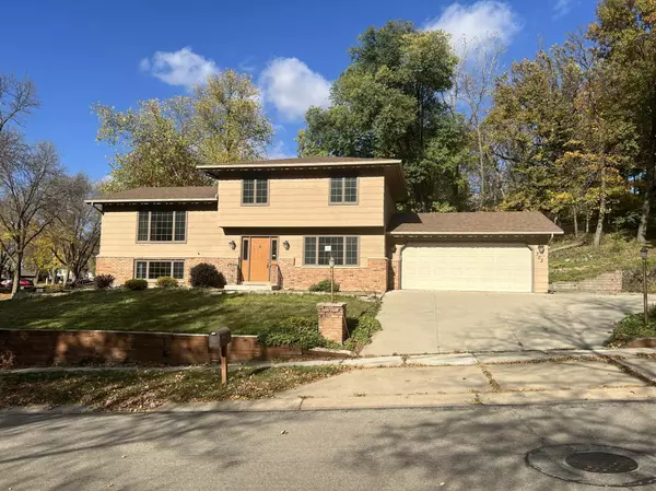 703 Northern Hills DR NE, Rochester, MN 55906