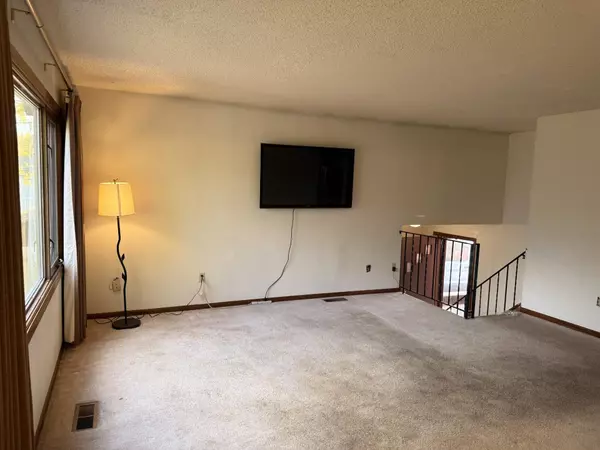 Burnsville, MN 55337,2304 Friendship LN