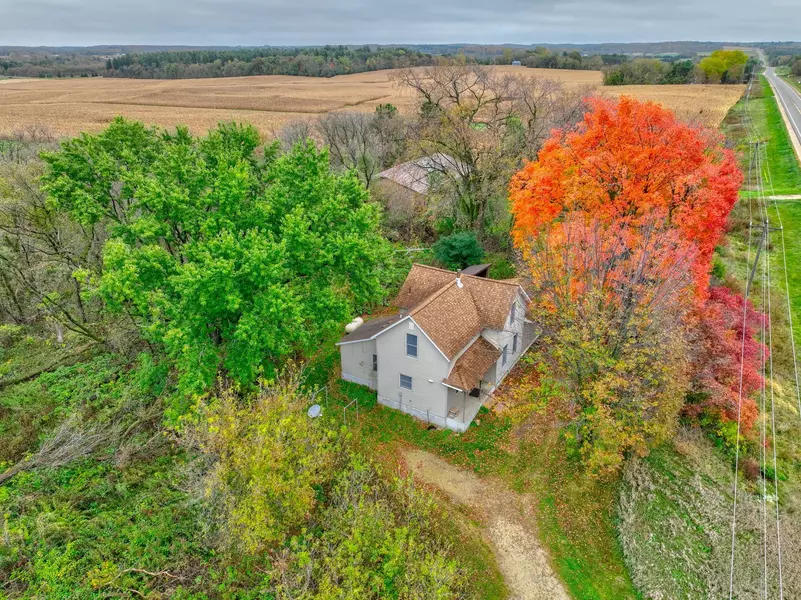 W5820 State Road 29, Martell Twp, WI 54022