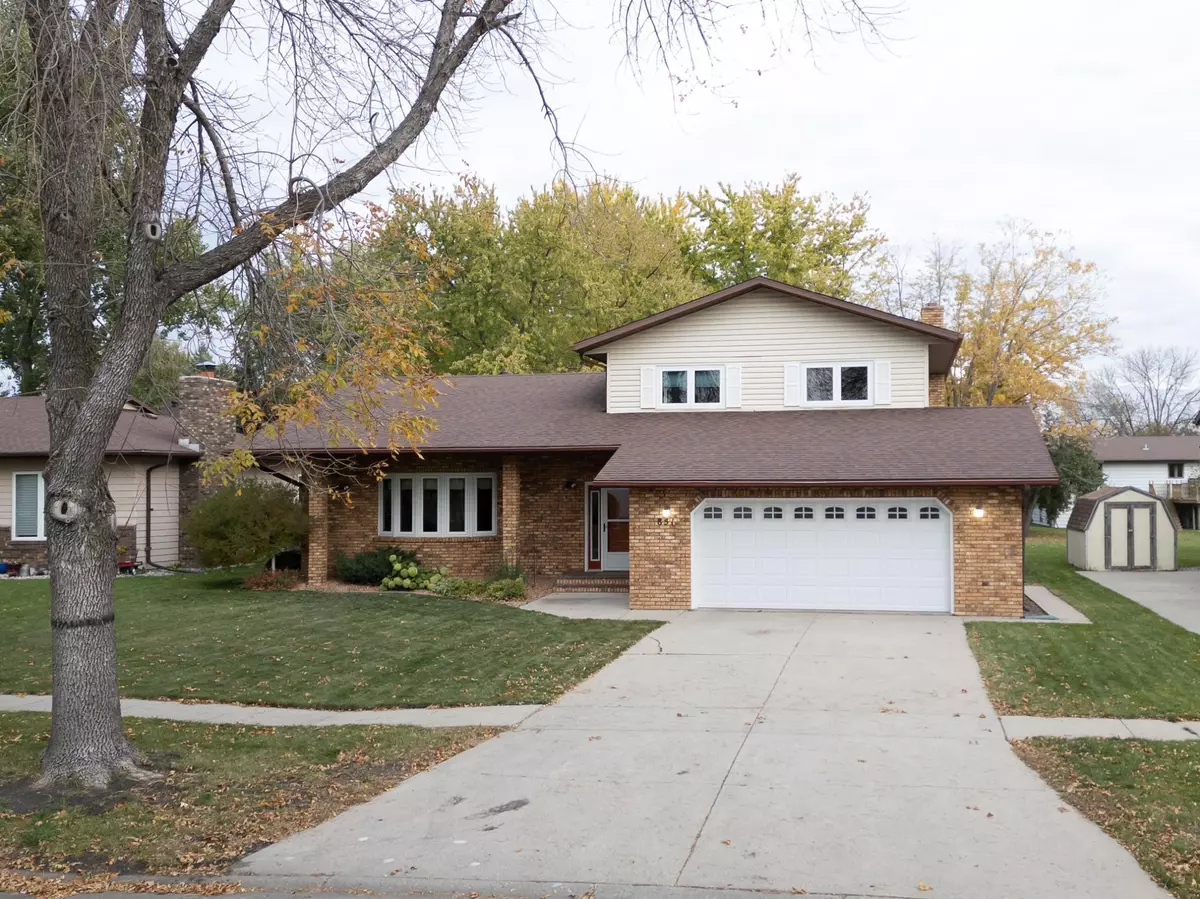 West Fargo, ND 58078,851 12th AVE E