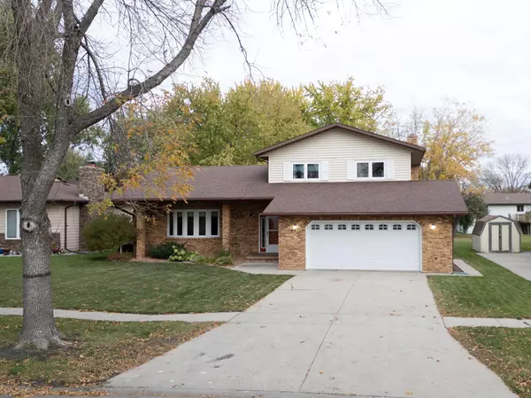 851 12th AVE E, West Fargo, ND 58078