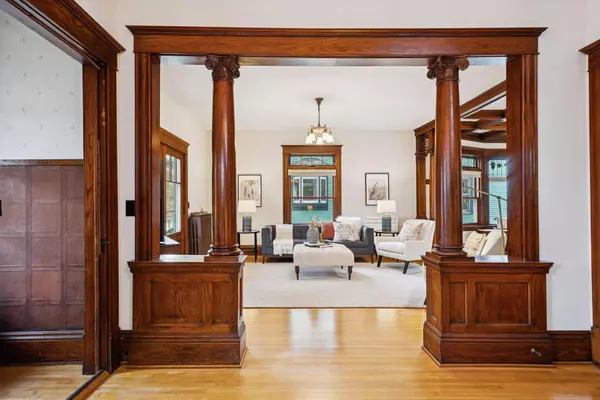 Minneapolis, MN 55405,2512 Colfax AVE S