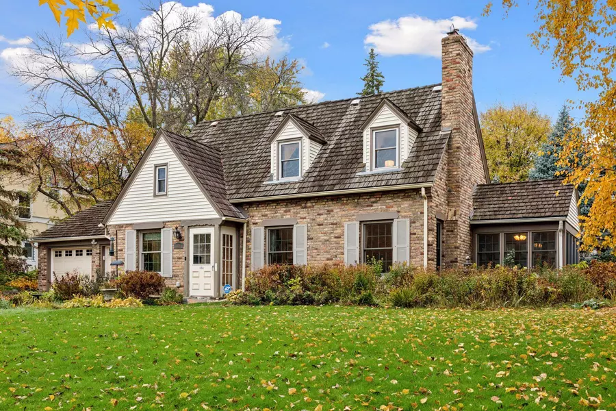 1023 Nebraska AVE W, Saint Paul, MN 55117