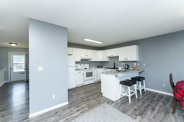 Spring Valley, MN 55975,712 Memorial DR