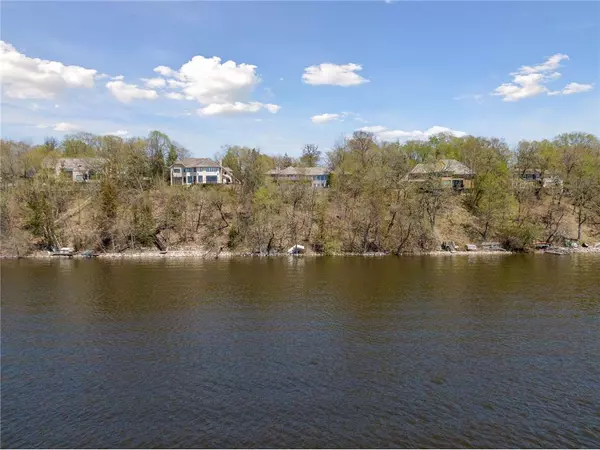 Minnetrista, MN 55364,3345 Eagle Bluff RD