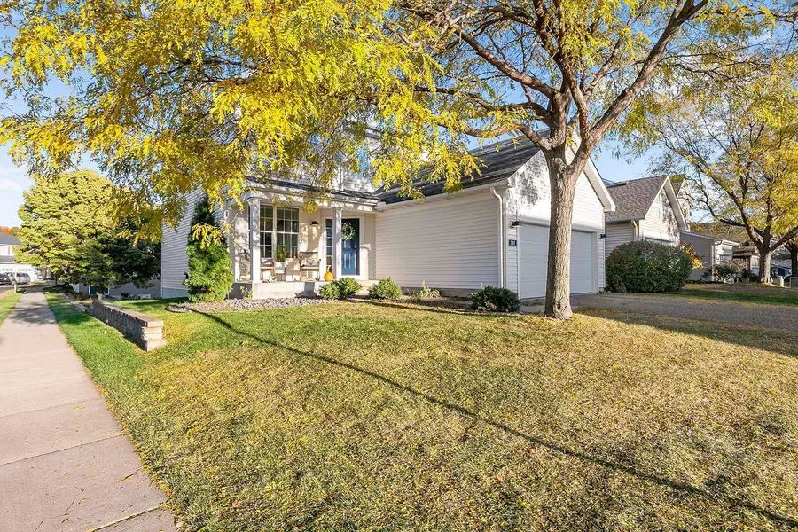 301 Evergreen LN, Circle Pines, MN 55014