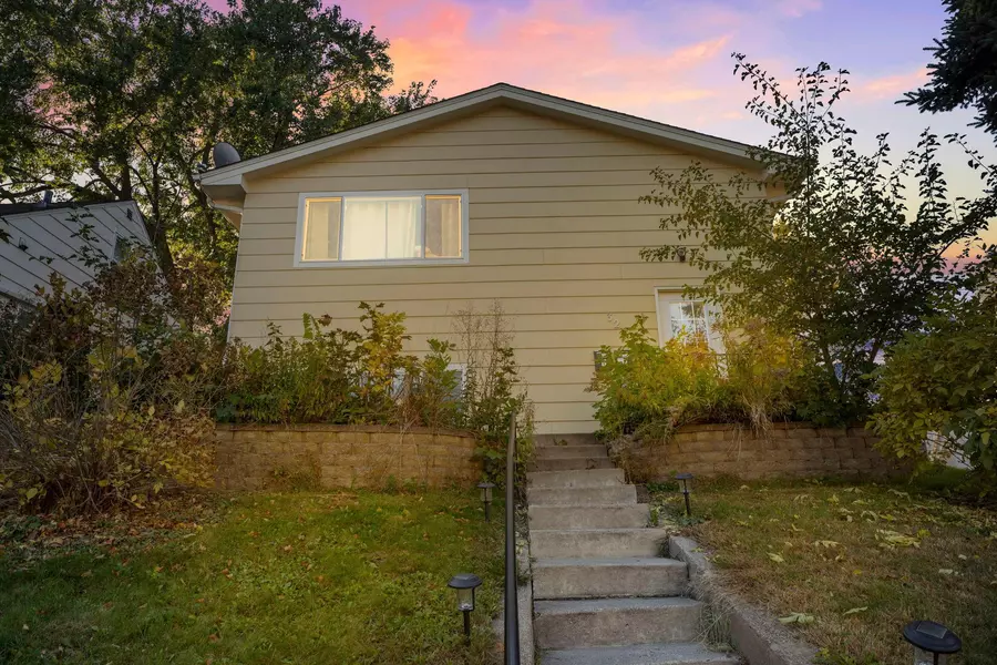 326 2nd AVE S, South Saint Paul, MN 55075