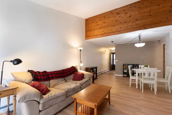 Chaska, MN 55318,110282 Village RD