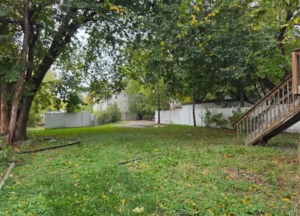 Saint Paul, MN 55117,925 Marion ST