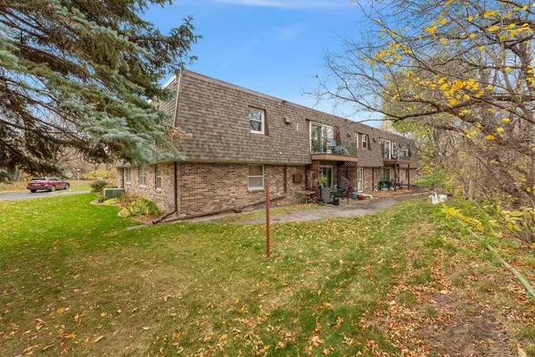 West Fargo, ND 58078,520 6th AVE W #8