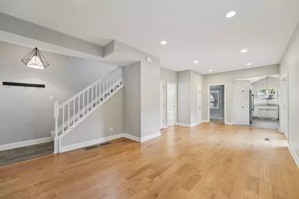 Saint Paul, MN 55103,1094 Argyle ST