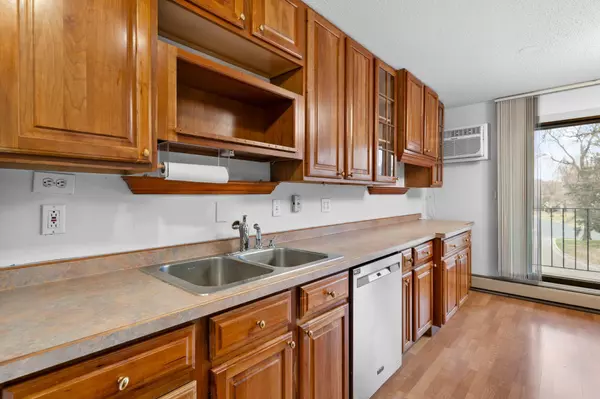 Shoreview, MN 55126,3431 Kent ST #801