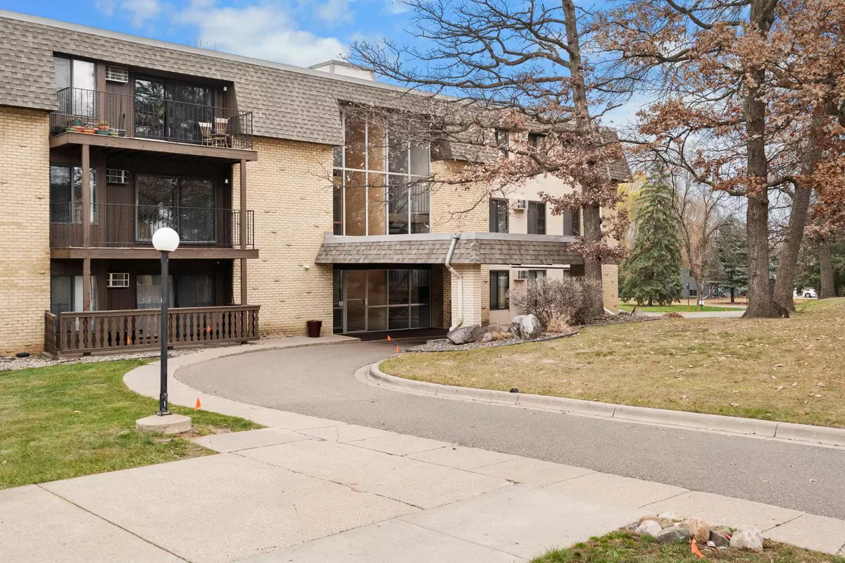 Shoreview, MN 55126,3431 Kent ST #801