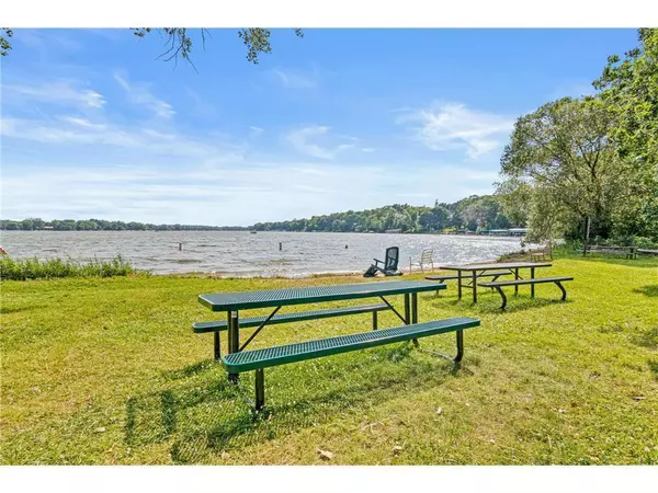 Shoreview, MN 55126,3431 Kent ST #801